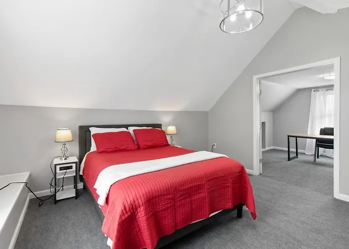 Stylish, Relaxing & Comfy 3 Bdr Home