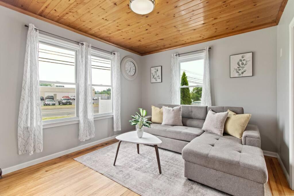 Stylish, Relaxing & Comfy 3 Bdr Holiday home *